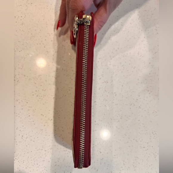 Authentic Gucci Beige/Red GG Canvas Zip Around
Wallet - Picture 2 of 9